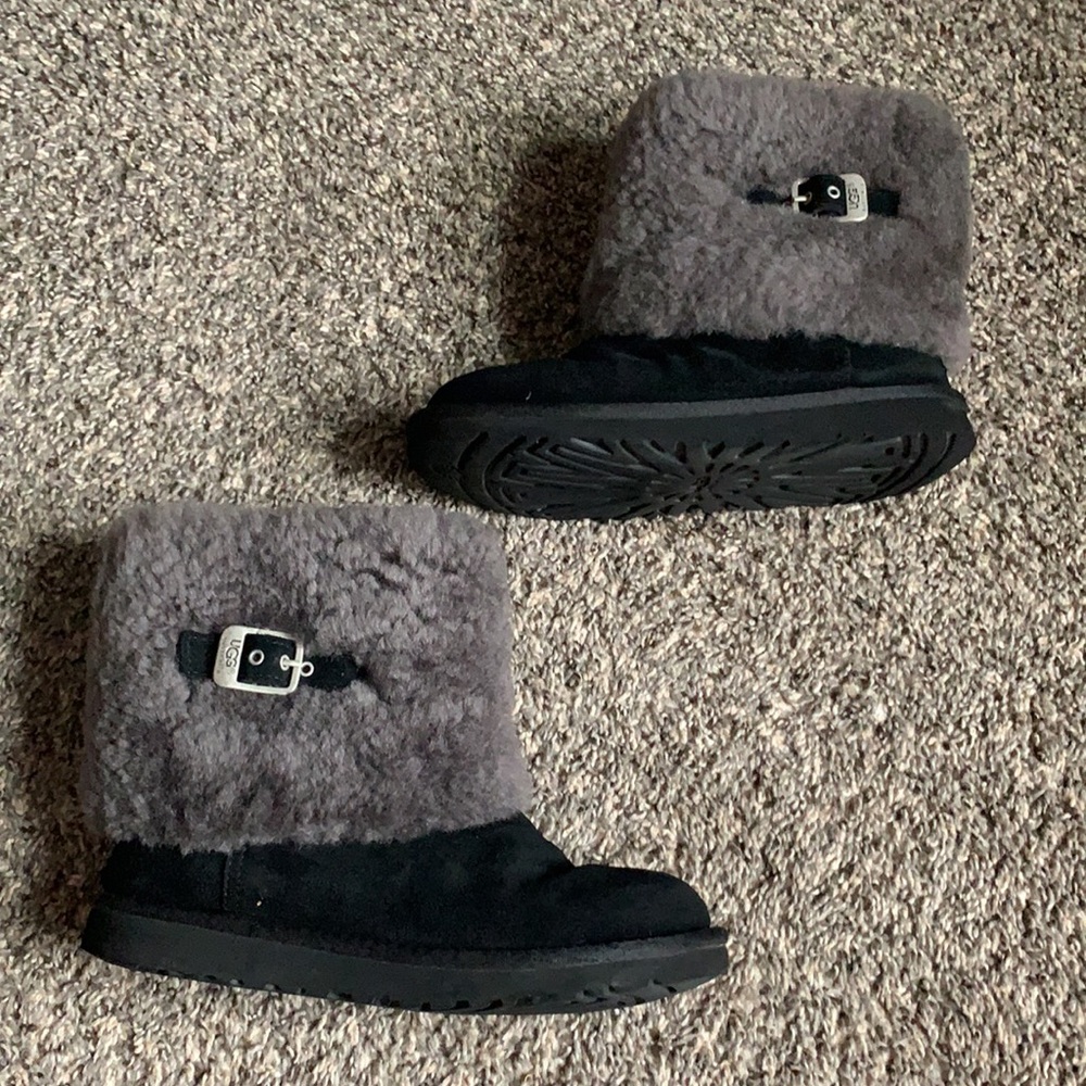 Ugg Australia Ellee  Black Suede Short Boots
